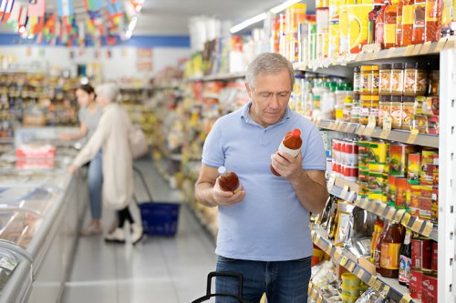 Ahorre en las compras con productos de la marca del supermercado.